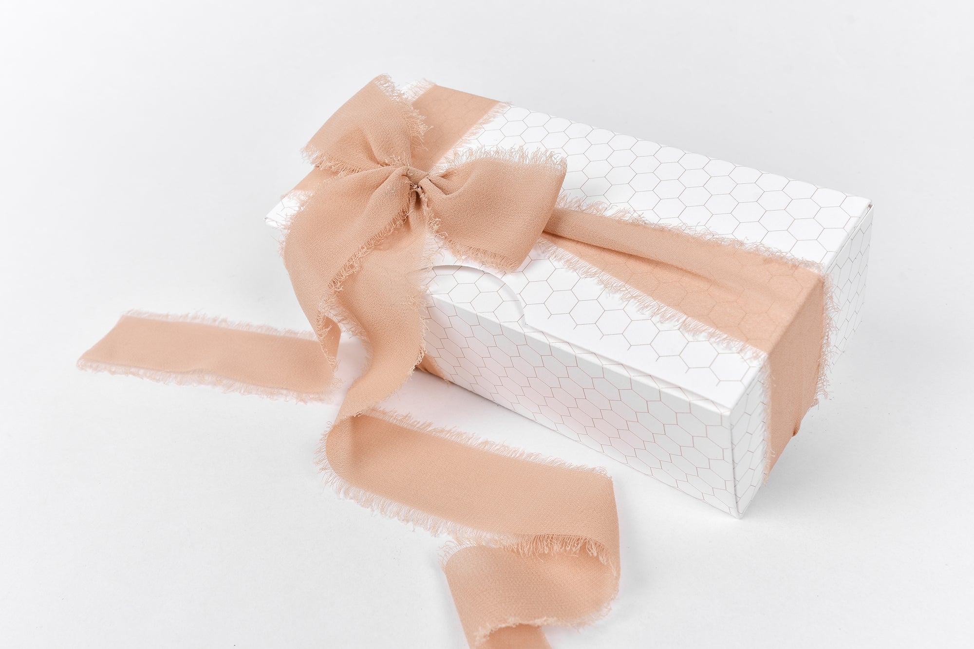 Treatbox mit Chiffon Schleife