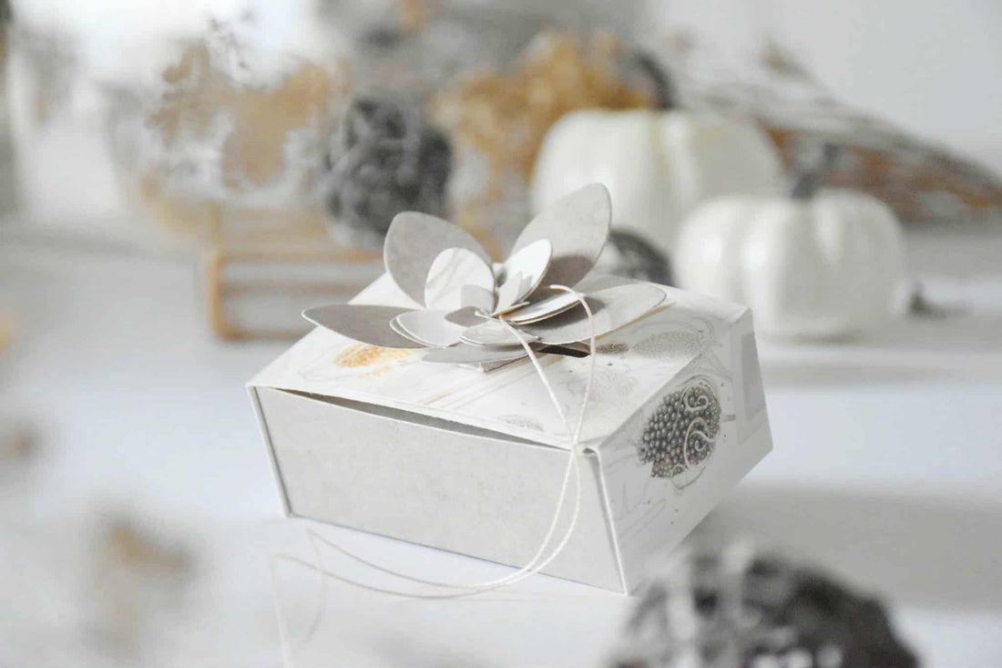 Blütenbox Schachtel in dezentel Farben