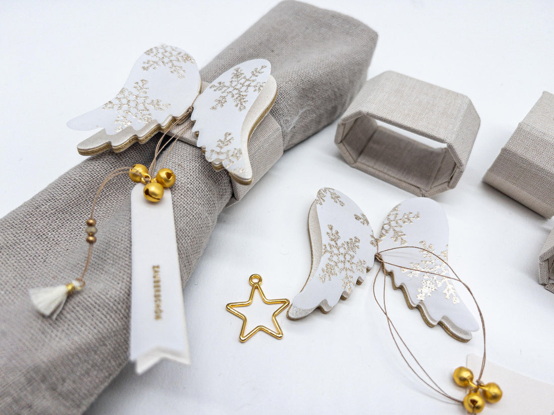 Serviettenring mit Engelsflügel und grauer Serviette