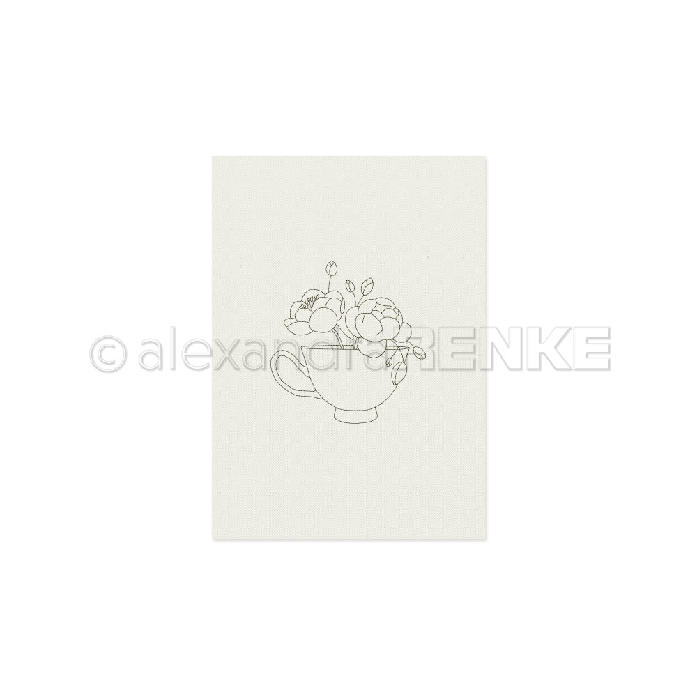 Einfache Strichzeichnung einer Teetasse mit drei Blumen und Blättern auf schlichtem weißem Hintergrund von Alexandra Renke – ideal für kreative Projekte oder als Stickvorlagen, die jeden inspirieren, der gerne Kleidung entwirft.