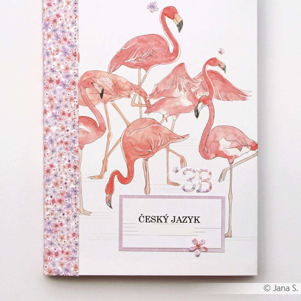 Notizbucheinband von Alexandra Renke mit rosa Flamingos, einem geblümten Rücken und einem "Český jazyk 3B"-Etikett - ideal für Fans von Papierprojekten oder der Buchbinderei. Der verspielte Look erinnert an das charmante Designpapier Flamingogruppe.