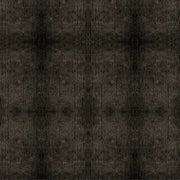 Dunkle, strukturierte Holzoberfläche mit vertikaler Maserung und schwachen Querlinien - perfekt als Designpapier für Papierprojekte, mit der unverwechselbaren Holzstruktur Tiefschwarz von Alexandra Renke.