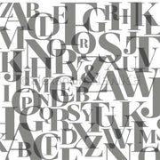 Sich überschneidende, zufällig angeordnete Großbuchstaben in Grautönen auf Weiß - eine Idee von Alexandra Renke für Designpapier, einzigartige Grußkarten und kreative Papierprojekte.