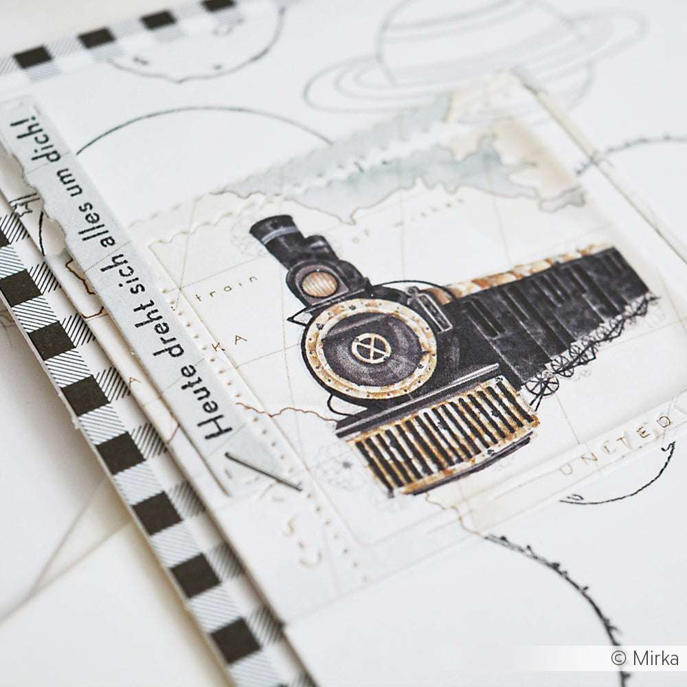 Postkarte im Vintage-Stil mit Bahn-Illustrationen von Alexandra Renke, mit deutschem Text und schwarz-weiß kariertem Rand - ideal für Papierprojekte.