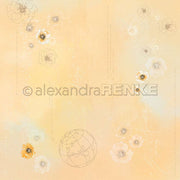 Sanfter pfirsichfarbener Hintergrund mit zarten weißen und gelben Blumen, handgeschriebener Schrift und einer dezenten Weltkugel-Illustration - perfektes Designpapier von Alexandra Renke für Buchbinderei oder kreative Papierprojekte.