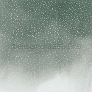 Grüner Hintergrund mit weißen Streupunkten von Alexandra Renke, perfekt für Grußkarten oder Papierprojekte. Dieses Designpapier fügt einen subtilen Schnee- oder Struktureffekt hinzu - eine charmante Ergänzung Ihrer Sammlung.