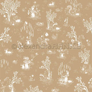 Hellbraune Tapete mit weißen Skizzen von Waldtieren, Bäumen, Pilzen und Pflanzen in einem sich wiederholenden Muster - perfekt zum Papierbasteln oder als charmantes Designpapier aus der Kollektion Alexandra Renke Dachs und Freunde.