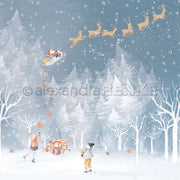 Das festliche Designpapier von Alexandra Renke zeigt den Schlitten des Weihnachtsmanns, der in einem verschneiten Wald Geschenke verteilt, und Kinder, die Geschenke fangen - ideal für winterliche Papierarbeiten und kreative Bastelarbeiten.