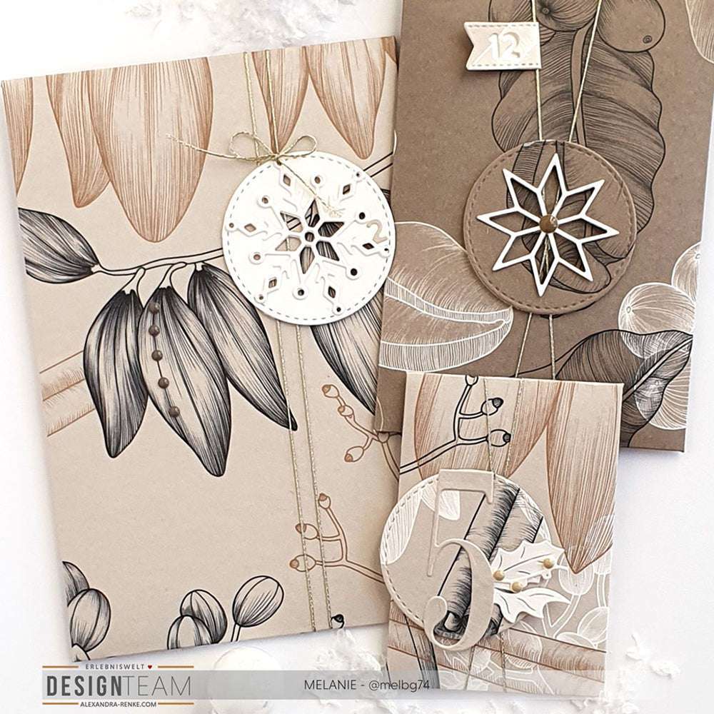 Die drei beigefarbenen Karten von Alexandra Renke zeigen botanische Motive, die jeweils mit einem weißen und braunen Stern verziert sind - ideal für Papierprojekte oder für alle, die sich für Buchbinderei und kreatives Designerpapier begeistern.