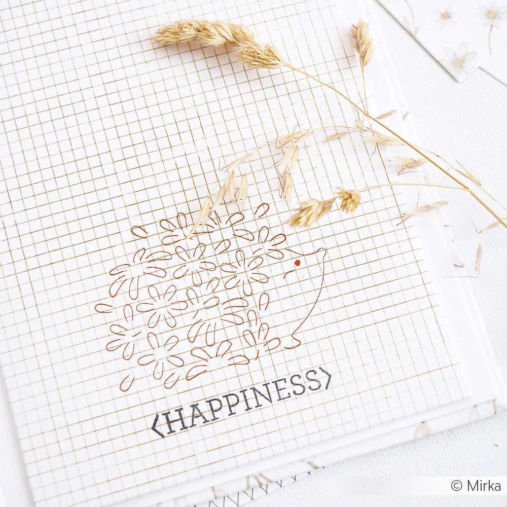 Ein einfacher Igelumriss mit floralen Details und "HAPPINESS" darunter, gedruckt auf Feines Karo Gold Designpapier mit getrocknetem Gras von Alexandra Renke - ideal für einzigartige Papierprojekte.
