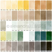 Ein Raster aus Alexandra Renke-Aquarellfarben in Gelb, Braun, Grün und Blau, jeweils beschriftet mit einem Namen und einem Code - ideal für Grußkarten oder Papierprojekte auf hochwertigem Designpapier.