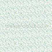 Hellgrüne und blaue Blütenmuster türkis-mint auf weiß bilden ein zartes, sich wiederholendes Muster - perfektes Designpapier von Alexandra Renke für Ihre Papierprojekte.