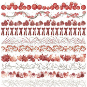 Reihen roter botanischer Elemente - Beeren, Äste, Schleifen, Tannenzapfen, Blumen und Zweige - auf Weiß. Perfekt für festliche Karten oder Papierprojekte. Von Alexandra Renke.