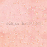 Rosa Hintergrund mit verstreuten kleinen Kirschblüten und Blütenblättern, ideales Alexandra Renke Designpapier für die Kartengestaltung oder andere Papierarbeiten.