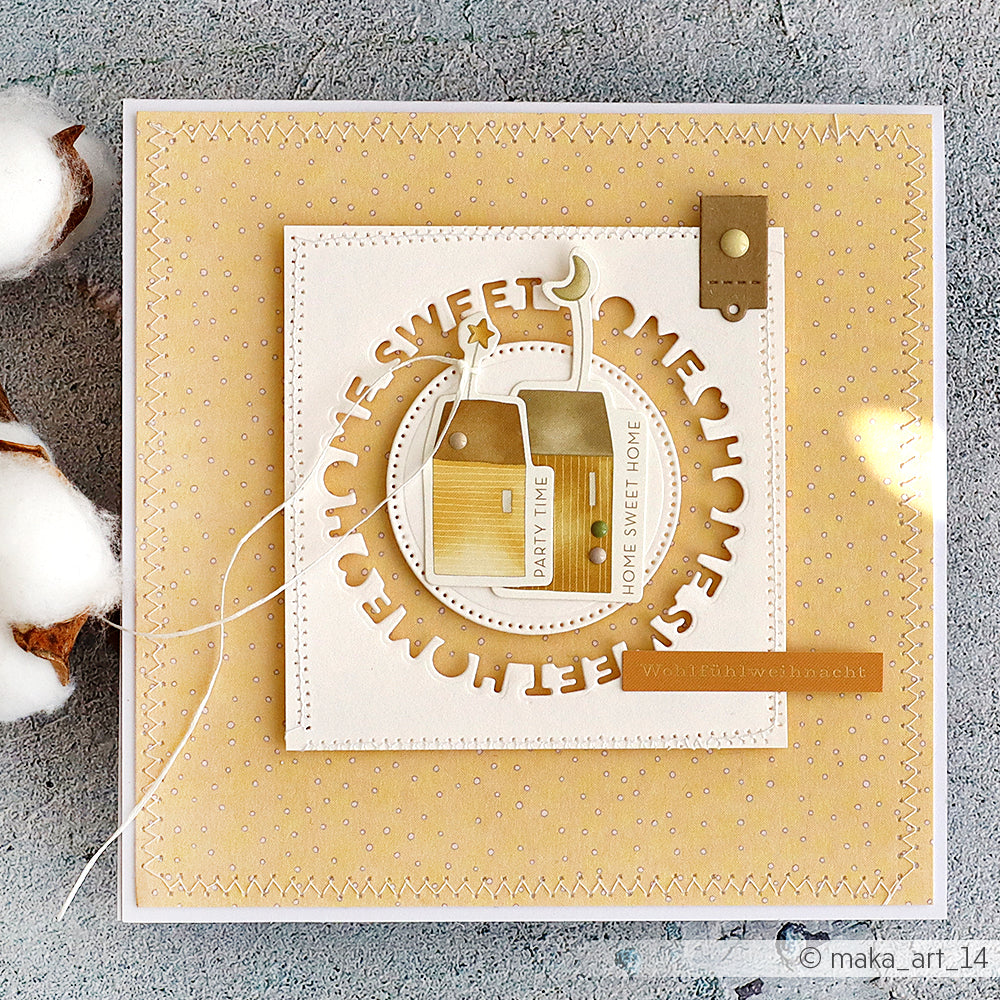 Handgefertigte Grußkarte von Alexandra Renke mit zwei Tassen, dem Text "Sweet Home", einem gelben genähten Hintergrund und hochwertigem Designpapier - ideal für Ihre Papierprojekte.