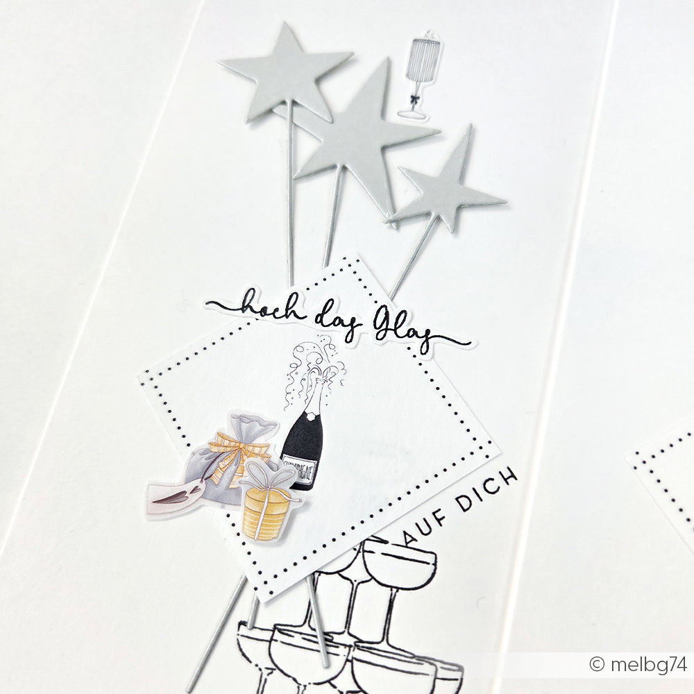 Grußkarte von Alexandra Renke, gestaltet mit Designpapier mit Sternen, Geschenken und einer Sektflasche; der Text lautet: Hoch das Glas und auf dich. Perfekt für einzigartige Papierprojekte.