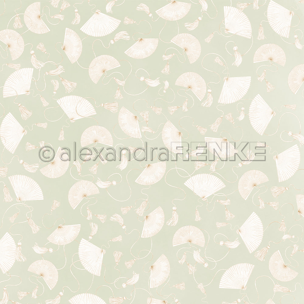 Helle Handfächer und Quasten auf hellgrünem Hintergrund von Alexandra Renke - ideal für Papierprojekte oder zum Basteln einzigartiger Grußkarten mit elegantem Designpapier-Flair.