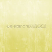 Hellgelbes, strukturiertes Designpapier mit einem dezenten Farbverlauf und einem Wasserzeichen von Alexandra Renke. Ideal für Papierbasteleien oder Buchbindearbeiten.