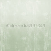 Hellgrüner, strukturierter Hintergrund mit dezenten Pinselstrichen und einem Wasserzeichen von Alexandra Renke in der Mitte - ideal für Papierbasteleien oder Buchbinderei. Teil der Kollektion Designpapier Calm Sagegrün.