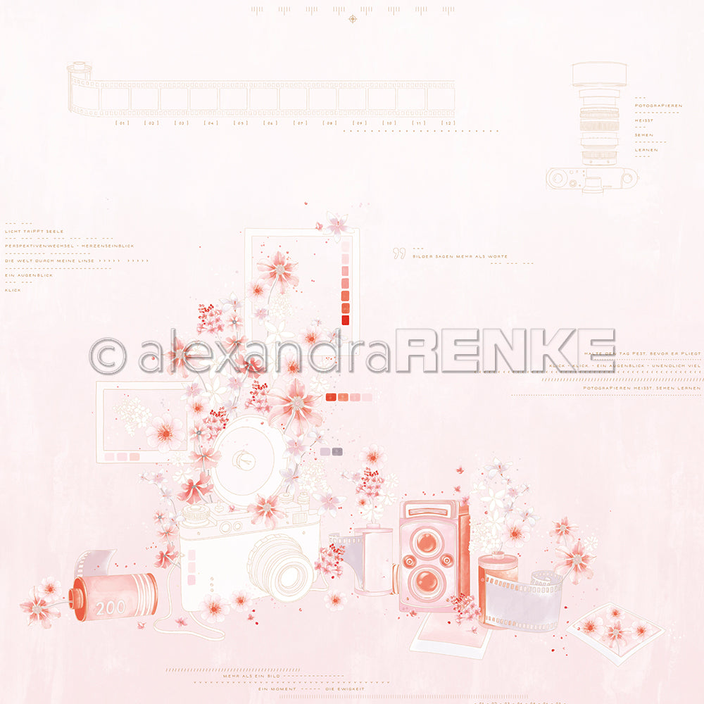 Eine zartrosa Collage von Alexandra Renke mit alten Kameras, Filmrollen, Kirschblüten und technischen Details - eine inspirierende Fotokomposition, ideal für Papierprojekte und kreatives Designpapier.