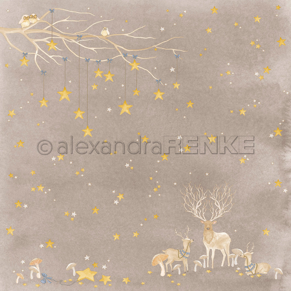 Aquarellillustration mit Eulen auf einem Ast, einer Hirschfamilie und hängenden Sternen auf braunem Designpapier mit Weihnachtsmäuse-Motiv.
