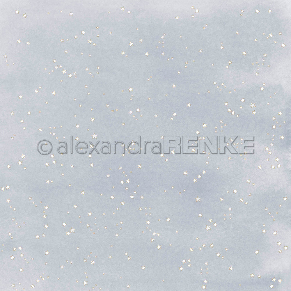 Hellblauer Aquarellhintergrund mit kleinen goldenen Sternen, bekannt als „Kleine Sterne auf Denim Hell“, mit dem Wasserzeichen „alexandraRENKE“ in der Mitte.