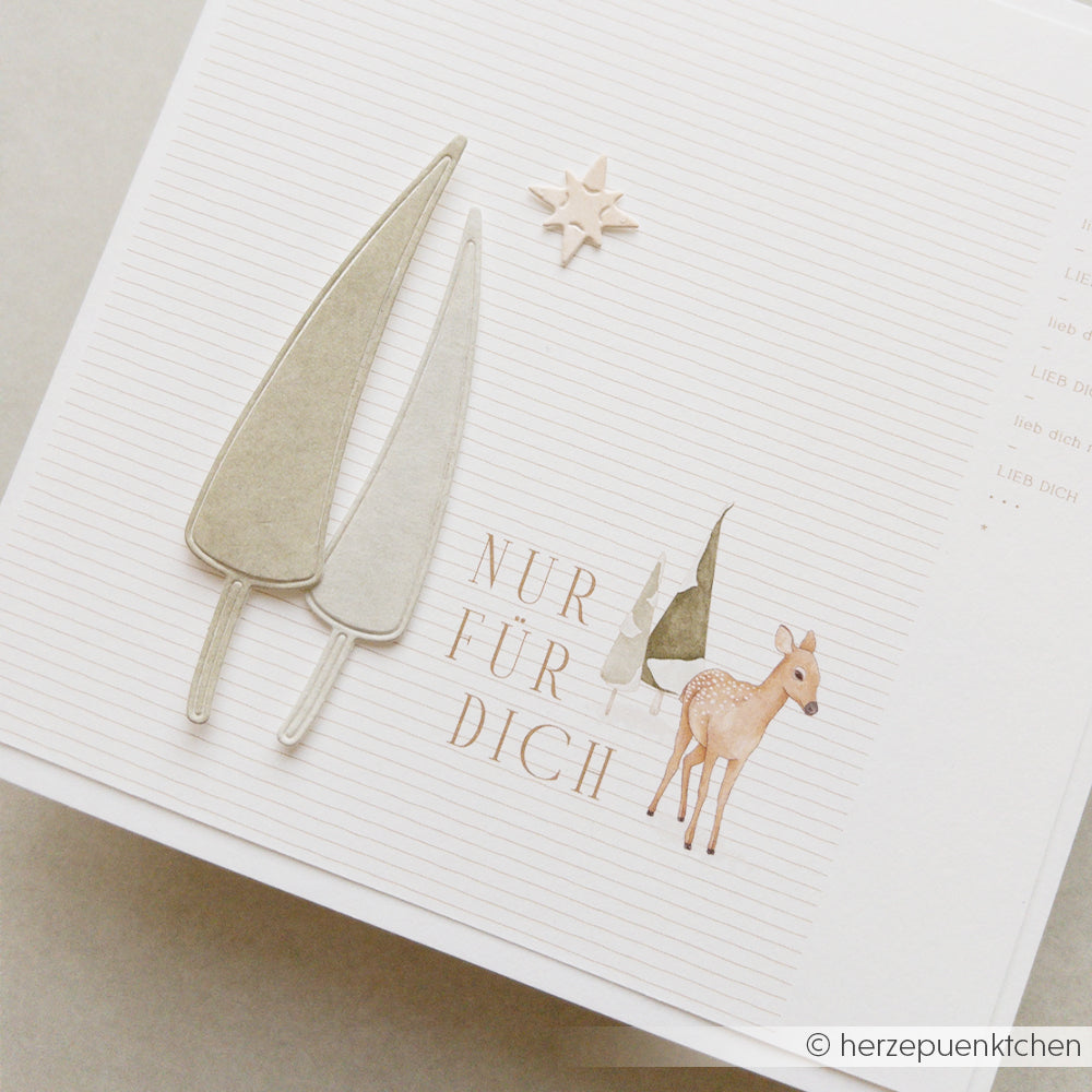 Eine Hirschillustration von Mimi Moosgrün auf einer linierten Seite mit dem Text NUR FÜR DICH und zwei Baumausschnitten.