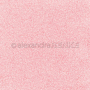 Rosa Designpapier mit einem sich wiederholenden Muster aus kleinen weißen Blättern und dem Text © alexandra RENKE.