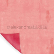 Das strukturierte rosa Designpapier von Alexandra Renke hat eine gewellte untere linke Ecke, die ein tieferes Rosa auf der Unterseite zeigt - ideal für Papierprojekte oder doppelseitiges Design.