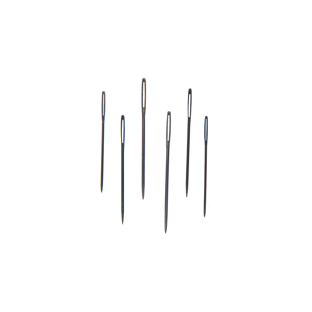 Sechs Rico Design Sticknadeln in verschiedenen Längen stehen aufrecht auf einem schlichten weißen Hintergrund, perfekt für Nähen oder Sticken Projekte.