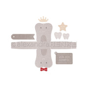 Zahnfee-Papierausschnitte von Alexandra Renke für die Motivstanze Zahnbox mit lächelnden Zähnen, Krone, Stern, Fliege und einem "VON DER ZAHNFEE"-Anhänger - perfekt für kreative Gestaltungen mit Ihren Lieblingsdesignpapieren.