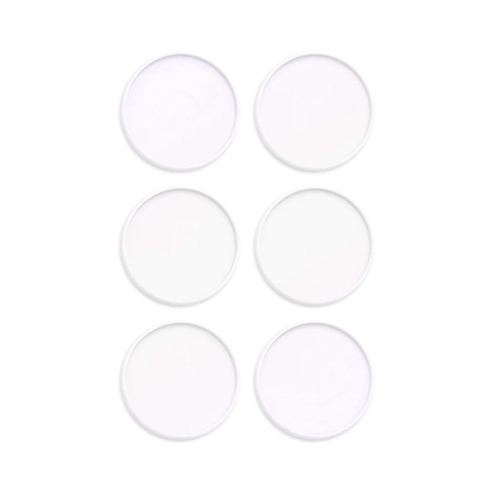 Sechs runde, weiße Teller, die in zwei Dreispalten auf weißem Hintergrund angeordnet sind und den klaren und minimalistischen Stil der We R Memory Keepers Planner Discs widerspiegeln.