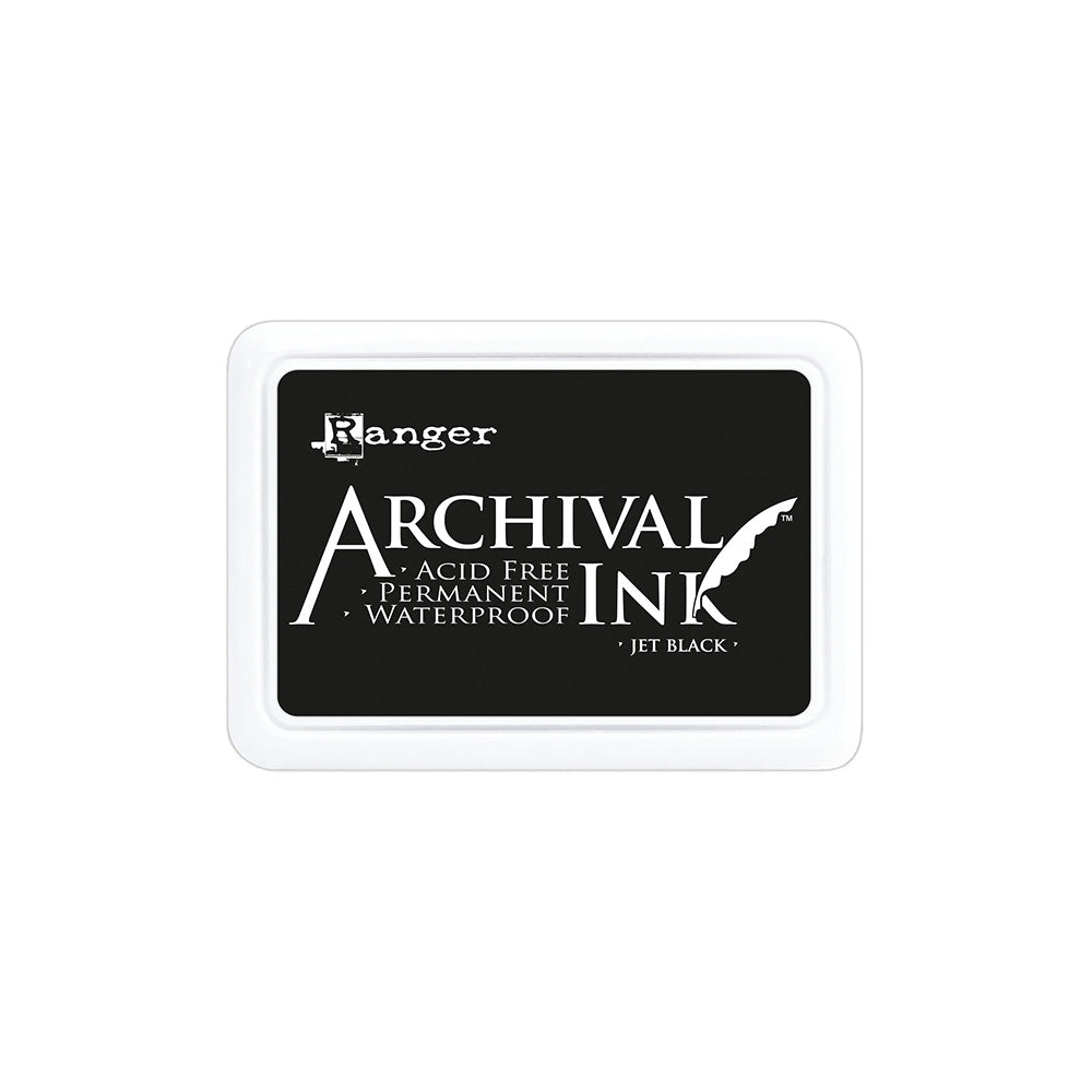 Ranger Archival Ink wird in einem rechteckigen Behälter mit tiefschwarzer, permanenter Tinte und weißem Text auf einem schlichten schwarzen Etikett geliefert.