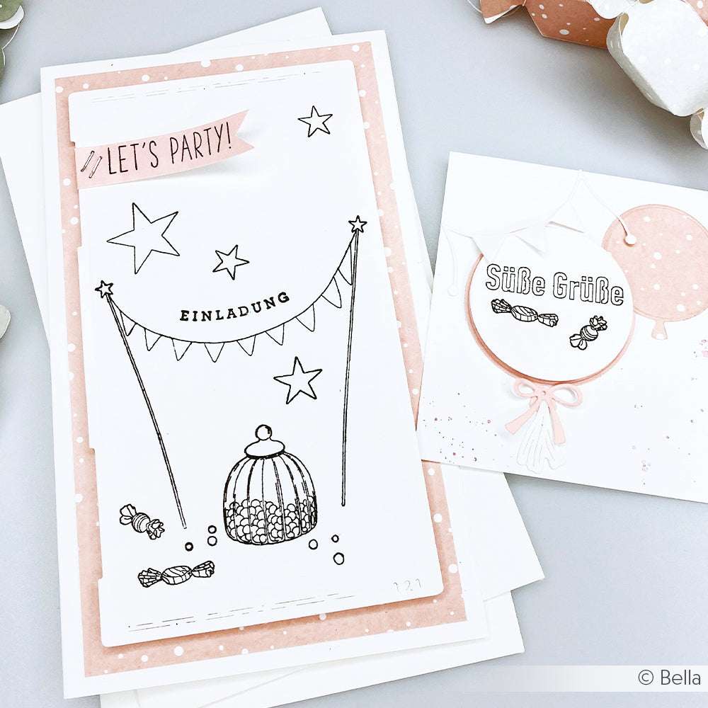 Handgemachte Partyeinladungskarte von Alexandra Renke mit Bonbonglas, Wimpel, Süße Grüße Design, Luftballons und charmanten Akzenten aus dem Clear Stamp Set.