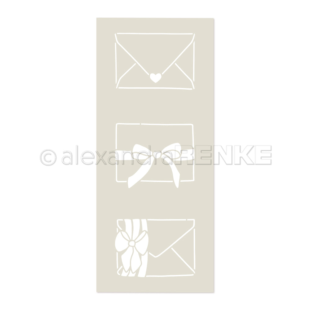 Drei weiße Umschlagsymbole - ein Herz, eine Schleife und eine Blume - auf beigefarbenem Untergrund. Ideal zum Basteln mit Alexandra Renke Schablonen oder zur Herstellung von Wiederverwendbar-Designs inspiriert von Stencil Brieffreuden.