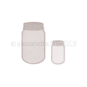 Zwei leere Einmachgläser, ein großes und ein kleines, auf einem schlichten weißen Hintergrund - eine ideale Inspiration für Alexandra Renke Stanzen für Papierbasteln oder die Gestaltung mit der Motivstanze Marmeladengläser.