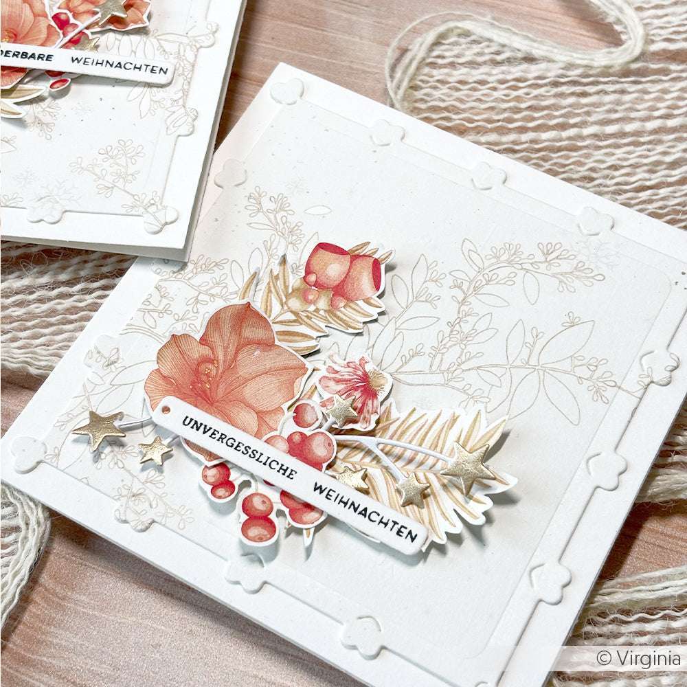 Eine handgefertigte Weihnachtskarte von Alexandra Renke, hergestellt mit Designpapieren und verziert mit Blumen- und Tannenakzenten. Mit dem deutschen Text "UNVERGESSLICHE WEIHNACHTEN.