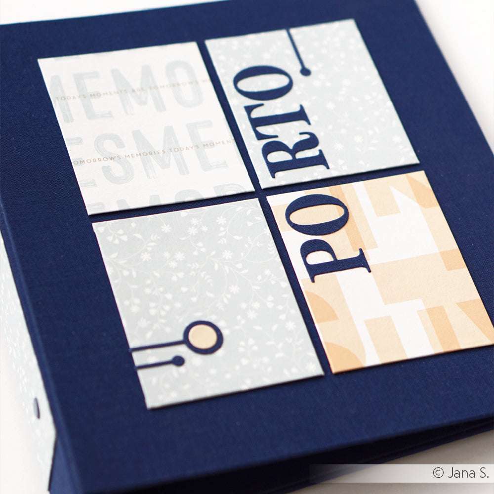 Ein marineblaues Albumcover von Alexandra Renke zeigt vier weiße, gemusterte Quadrate aus Deep Edge Motivstanzen, auf denen in fetten blauen Buchstaben PORTO geschrieben steht.