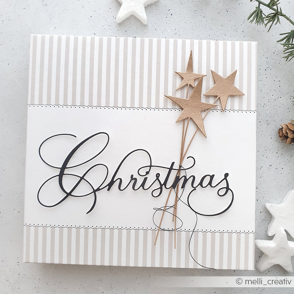 Quadratische Weihnachtskarte von Alexandra Renke mit einem gestreiften Rand, "Weihnachten" in Schreibschrift und drei mit der Motivstanze Sterne am Stiel ausgestanzten Sternen - perfekt, um Ihre Lieblingsdesignpapiere hervorzuheben.