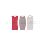 Drei Filzschilder in Rot, Braun und Hellgrau - jeweils mit einem ausgeschnittenen Henkel - heben das Alexandra Renke Motivstanze Etiketten Trio auf weißem Grund hervor.