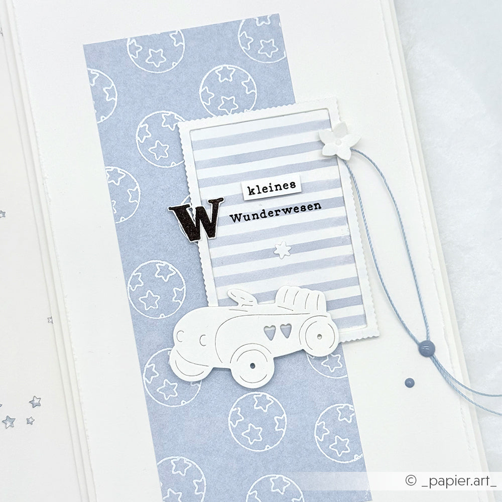Handgefertigte Karte von Alexandra Renke mit einem Spielzeugauto, Sternen, Streifen und "W kleines Wunderwesen", hergestellt mit Motivstanze Seifenkisten Trio und hochwertigen Designpapieren.