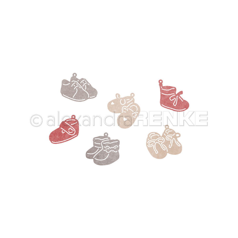 Sechs illustrierte Babyschuhe in Rot, Braun und Beige von Alexandra Renke sind auf weißem Hintergrund abgebildet - ideal zum Basteln mit Motivstanze Kleine Schuhe oder zum Kombinieren mit Ihren Lieblingsdesignpapieren.