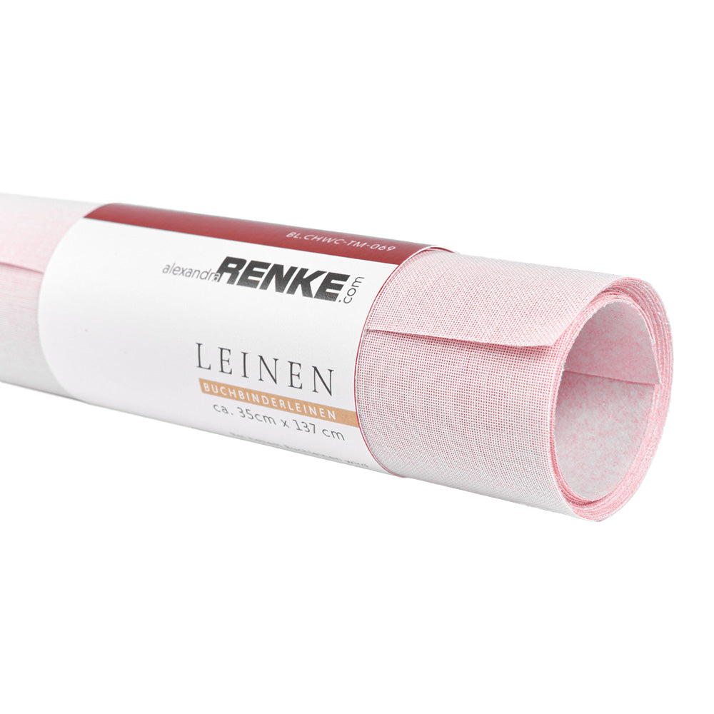 Ein aufgerolltes Blatt aus hellrosa Buchleinen von ☆ mit einem weißen deutschen Textetikett, FSC-zertifiziert.