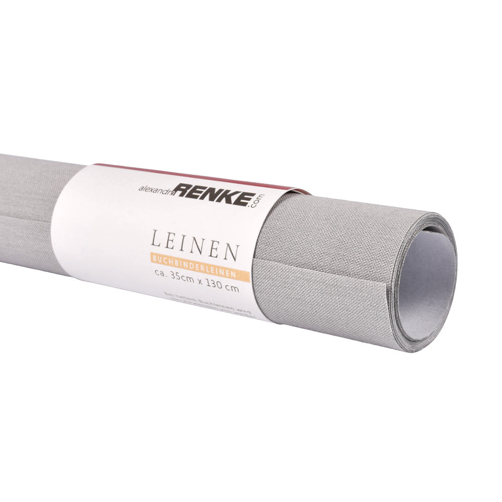 Ein aufgerollter Bogen aus hellgrauem Leinenstoff Buchleinen Viskose von ☆, gesichert mit einem beschrifteten Papierband.