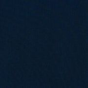 Das dunkle, marineblaue Buchleinengewebe zeichnet sich durch eine strukturierte, subtile und gleichmäßige Bindung aus.