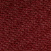 Nahaufnahme eines ☆ gewebten roten Stoffes mit sichtbaren Fäden und einer leicht groben Textur, die an traditionelle Buchleinen erinnert.