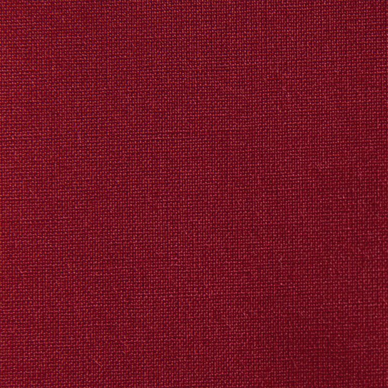 Nahaufnahme des strukturierten roten Viskosegewebes von ☆, das ein feines gewebtes Muster aufweist.