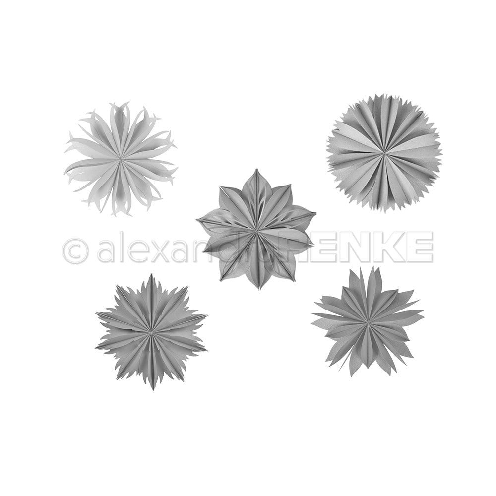Fünf kreisförmig angeordnete Alexandra Renke Papier-Sterndekorationen auf weißem Hintergrund - die ideale Inspiration für Ihr nächstes Kreativ-Bundle oder um Flair in Ihre Kollektionen zu bringen.