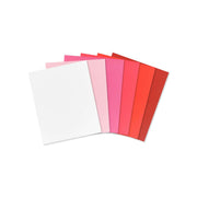 Sieben Bögen Alexandra Renke 700g Uni Cardstock in Weiß-, Rosa- und Rottönen, aufgefächert auf weißem Hintergrund - ideal für Buchbinden oder Schachtelbau-Projekte.