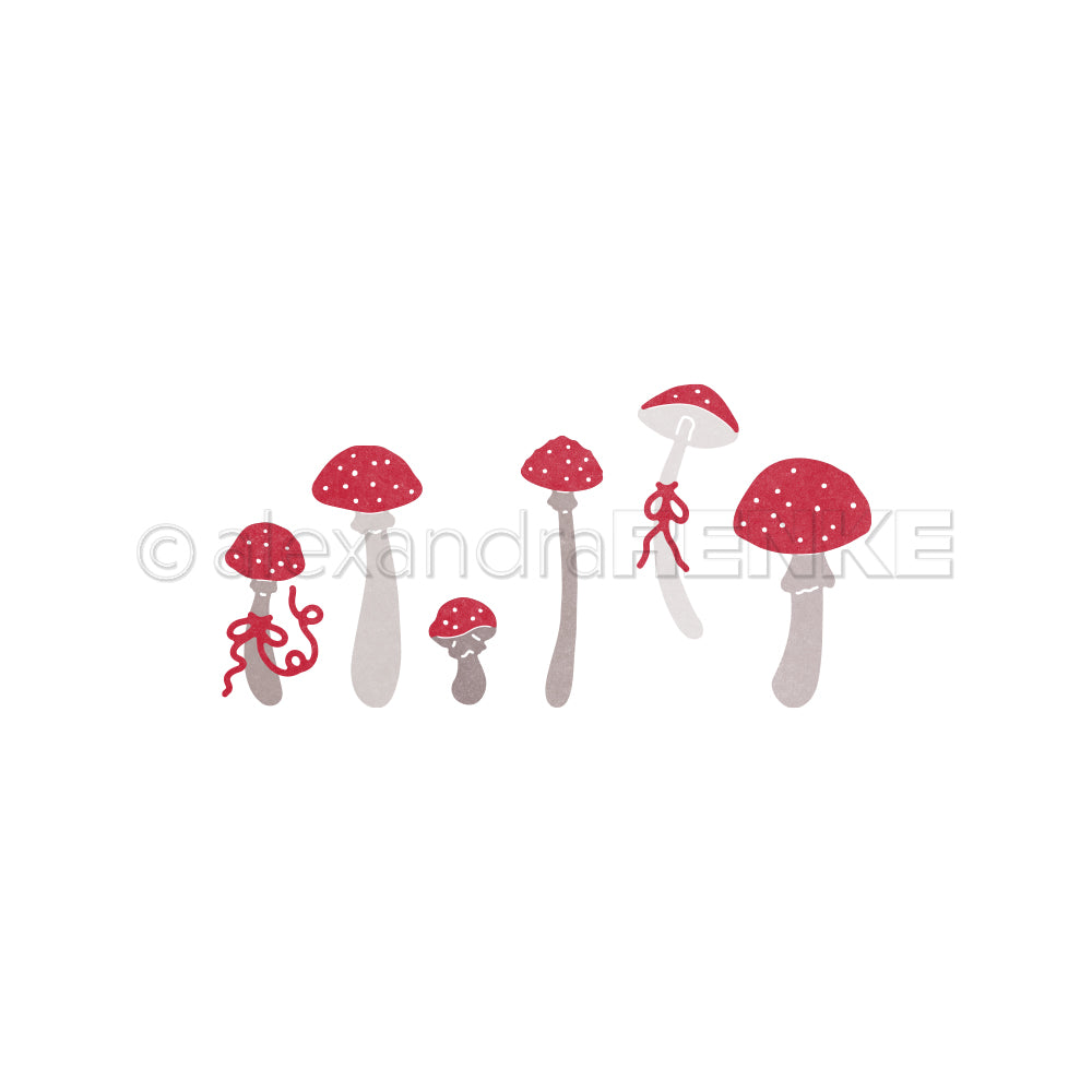 Sechs skurrile rote und weiße Pilze von Alexandra Renke, jeder mit einzigartigen Formen, verleihen Ihren Projekten kreatives Flair. Vor einem strahlend weißen Hintergrund.
